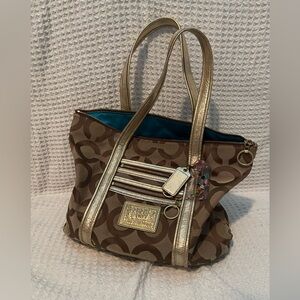 Coach Poppy Collection Gold Large Purse in Good Condition